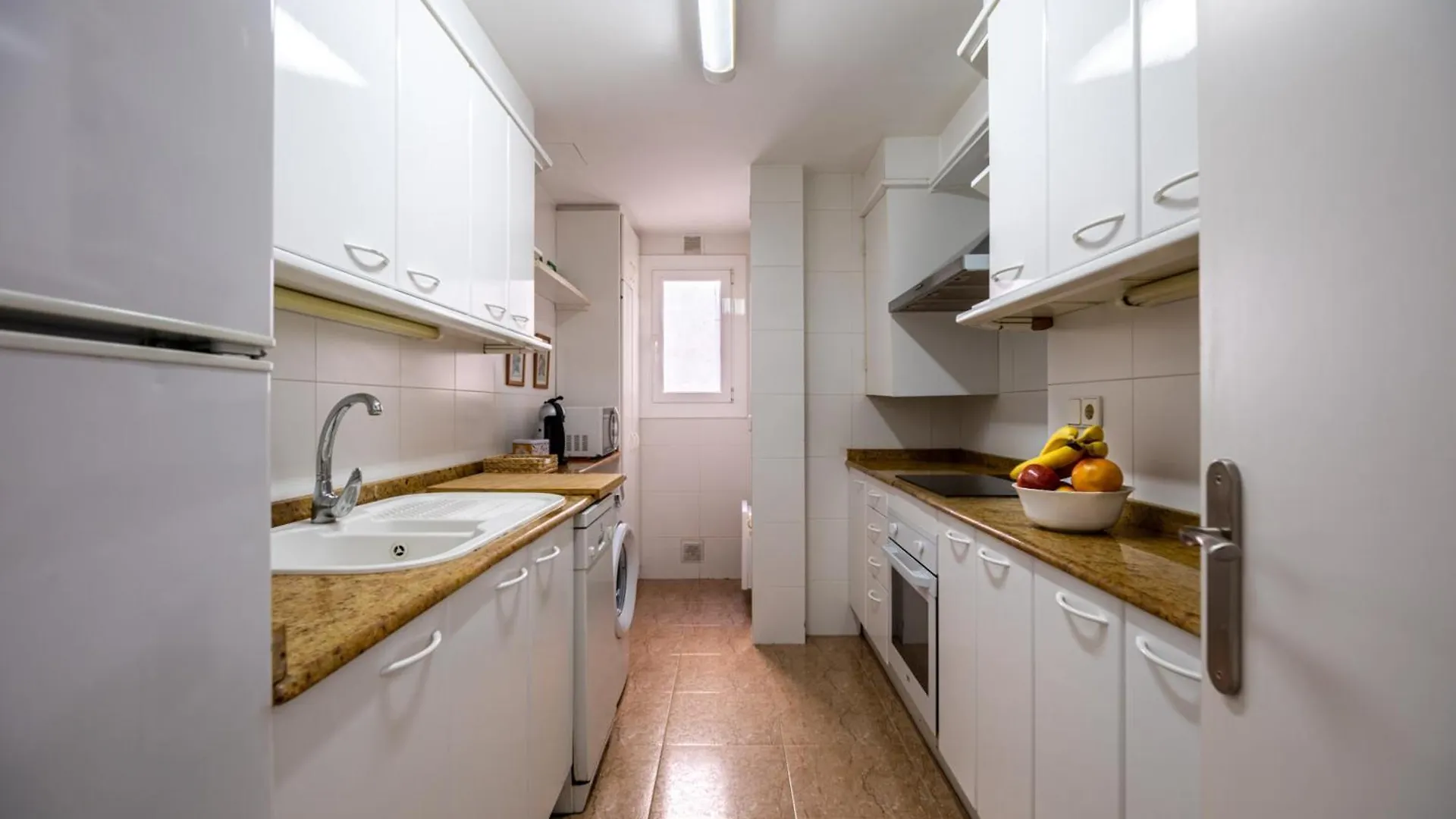Spacious Apartment With Sea View Terrace In קאלאפיי