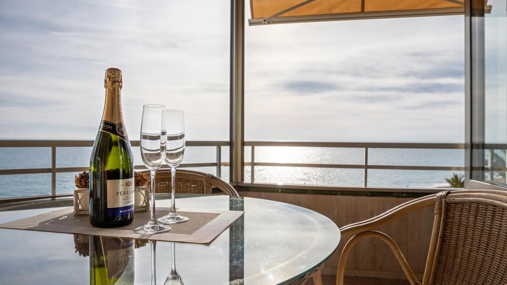 Spacious Apartment With Sea View Terrace In Calafell 0*,