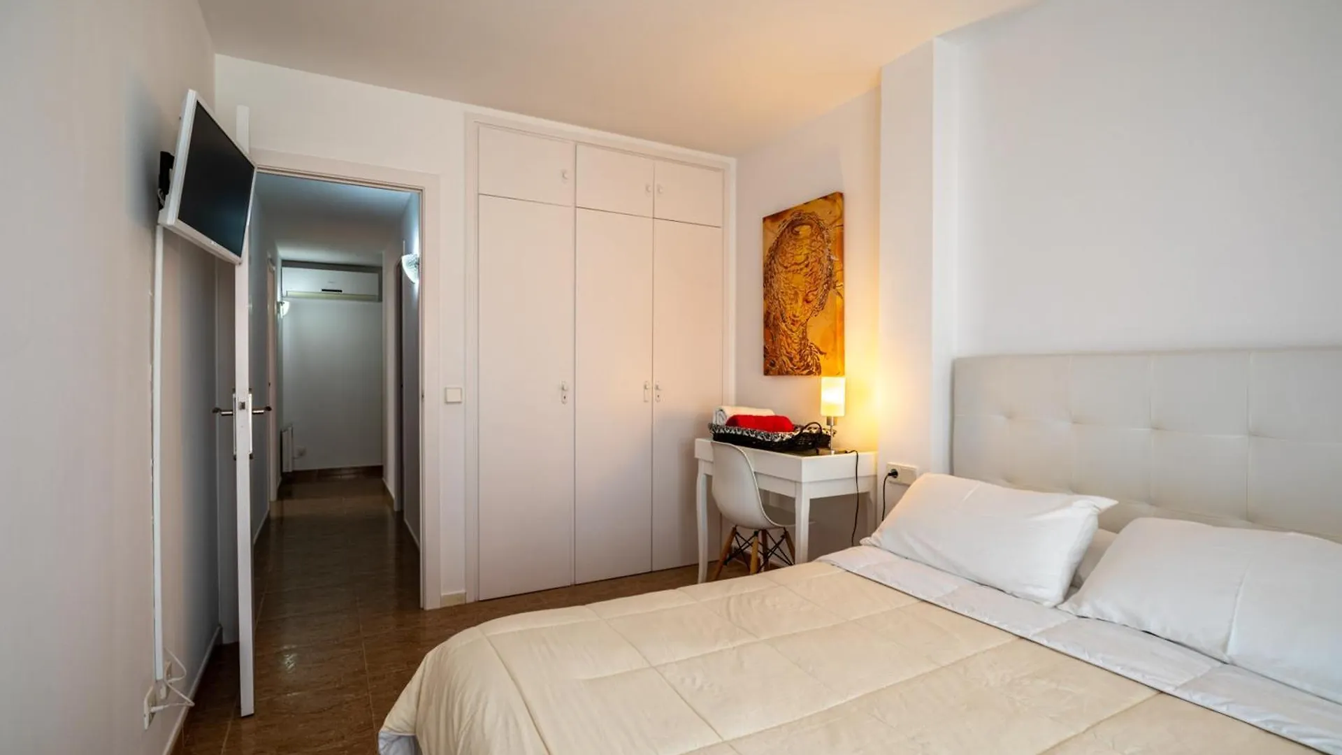 Spacious Apartment With Sea View Terrace In Calafell